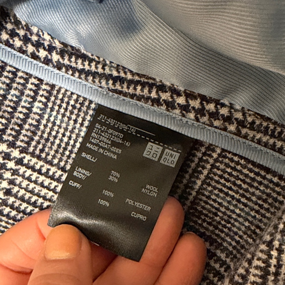 Uniqlo Ines de la Fressange Plaid Tailored Blazer in Black & Light Blue - Picture 4 of 4